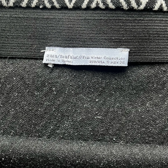 Zara: Small: Striped, Fitted, Mini Skirt: Black&White - Picture 3 of 8